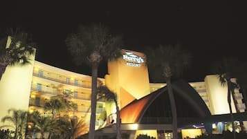 Fassade der Unterkunft â Abend/Nacht