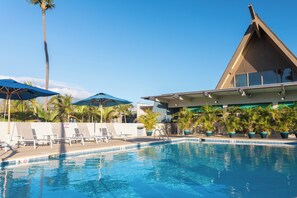 Outdoor pool, sun loungers