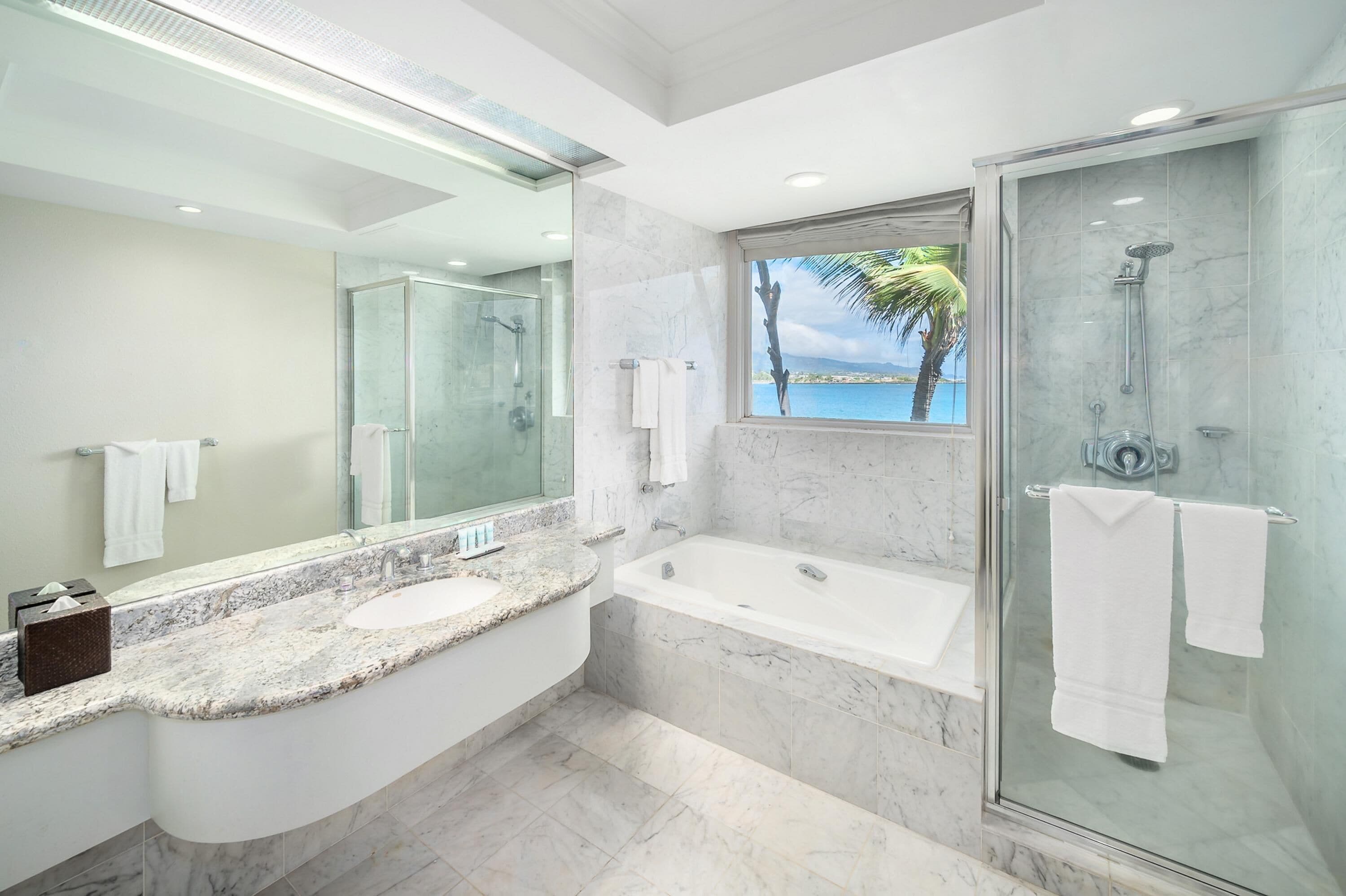 Photo - Maui Beach Hotel