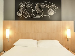 1 bedroom, premium bedding, in-room safe, desk