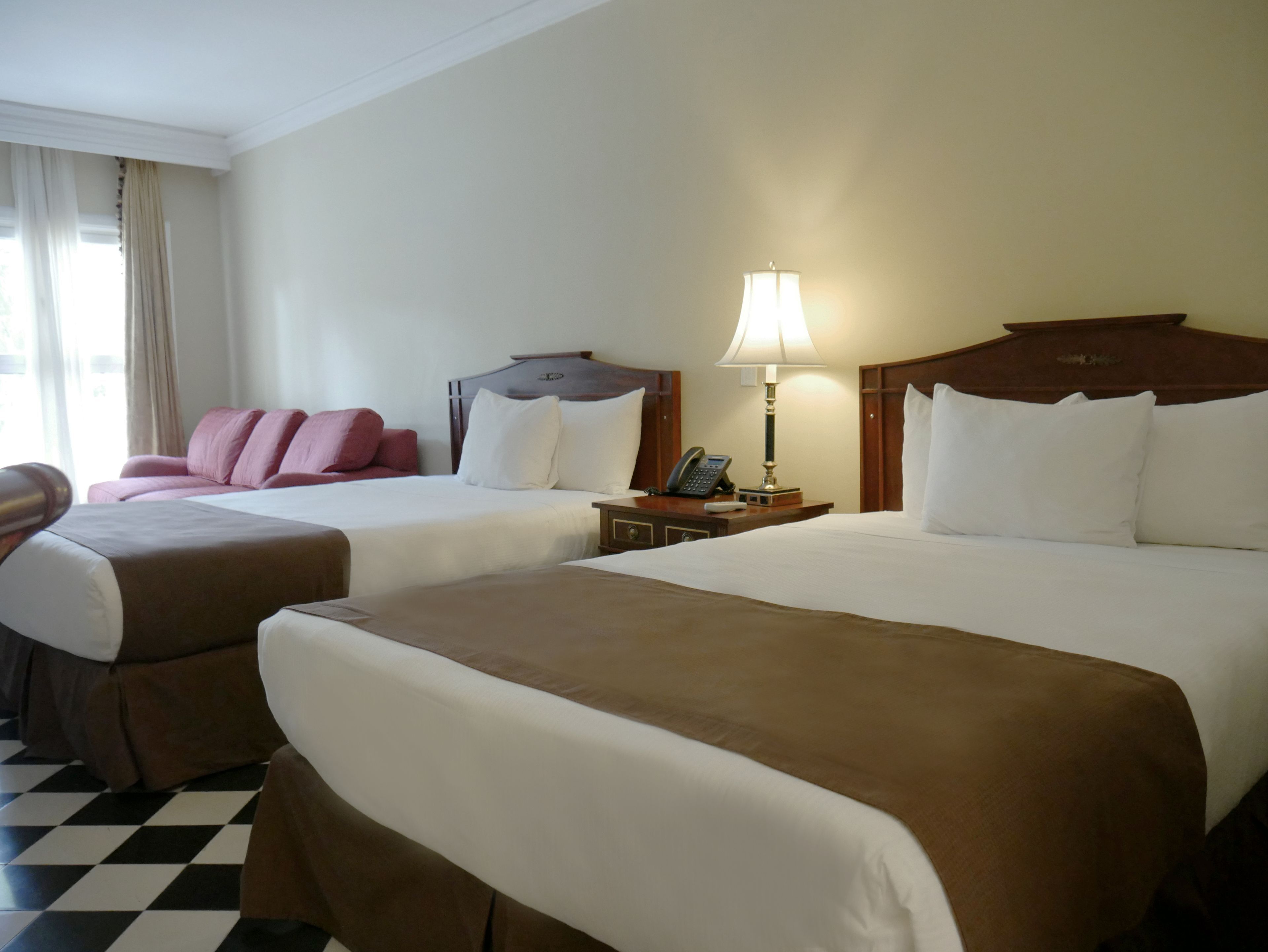 Allergitestet sengetøy, skrivebord, lydisolert og wi-fi (inkludert)