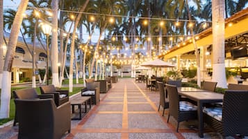 Breakfast, lunch, dinner served; international cuisine, pool views