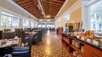 Daily buffet breakfast for a fee