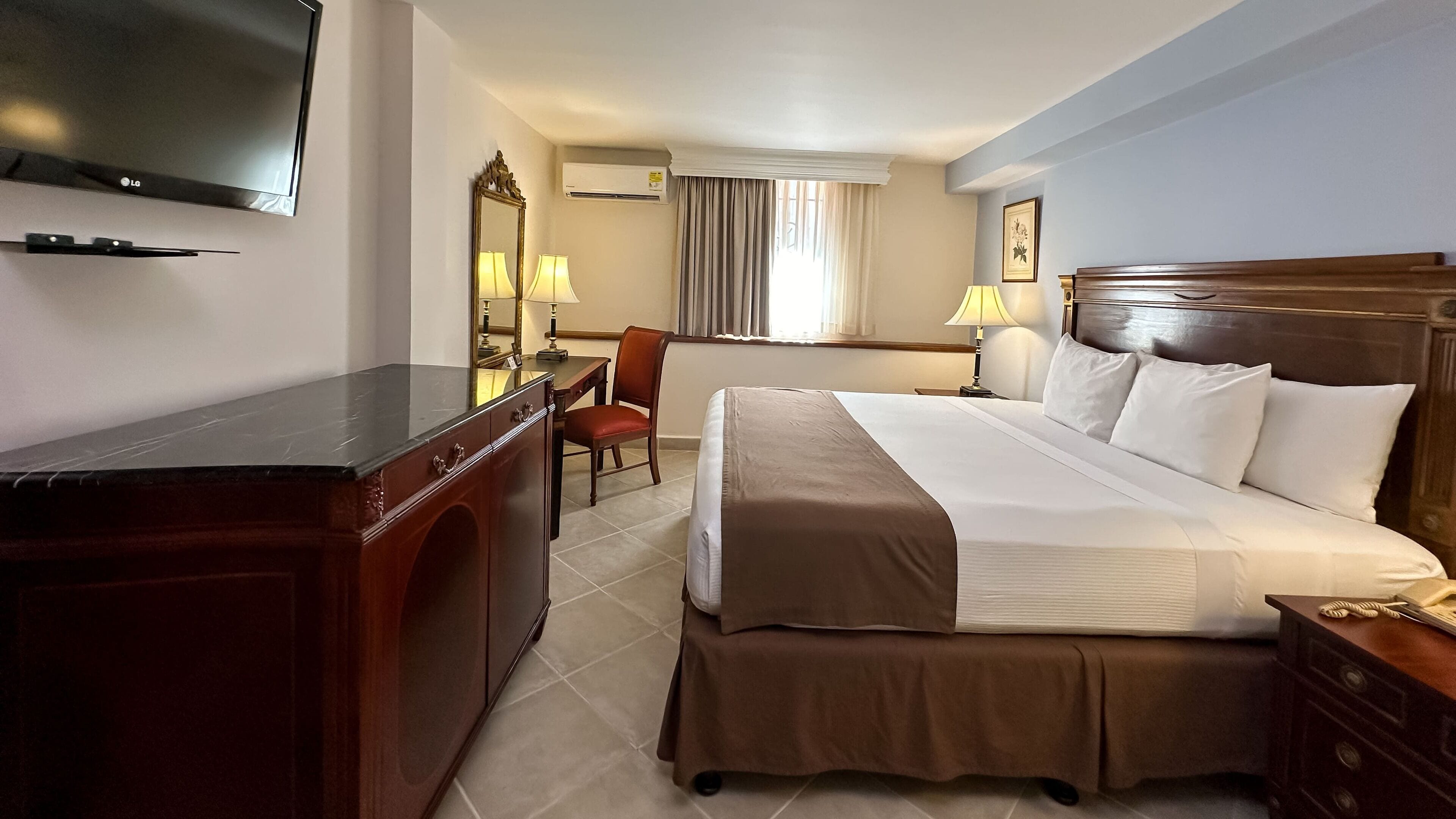 junior suite, 1 king bed with sofa bed | 1 bedroom, hypo-allergenic bedding, desk, soundproofing