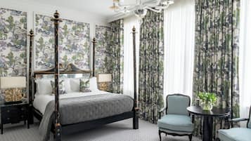Lúxusstúdíósvíta - 1 stórt tvíbreitt rúm (1 Four Poster Bed) | Rúmföt úr egypskri bómull, rúmföt af bestu gerð, dúnsængur