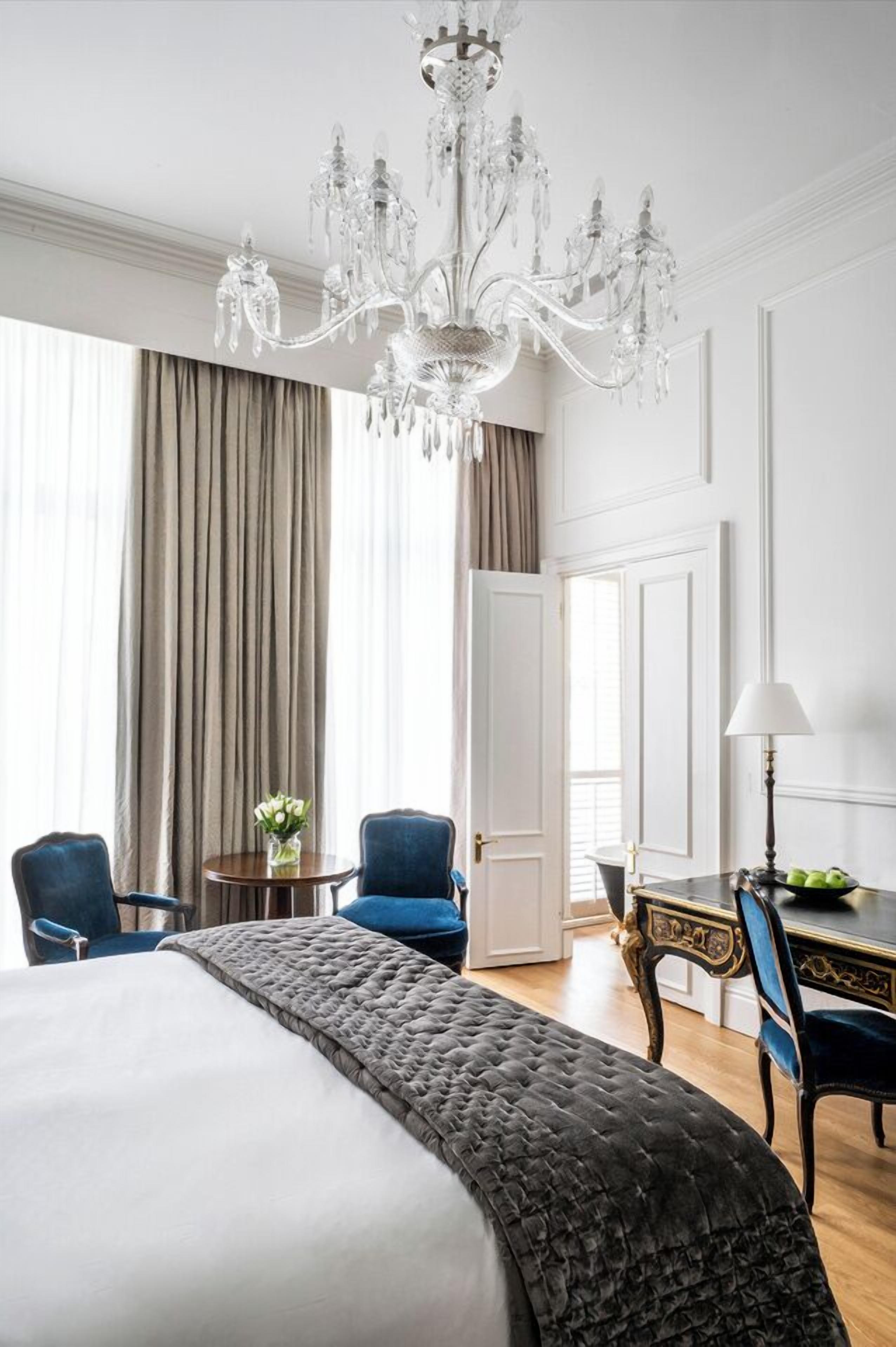 luxury studio suite (1 four poster bed) | egyptian cotton sheets, premium bedding, down duvets, pillow-top beds