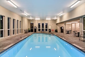 Indoor pool, sun loungers