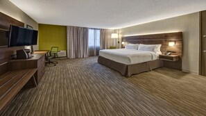 In-room safe, desk, iron/ironing board, rollaway beds - Holiday Inn Express Louisville Airport Expo Center by IHG (Louisville)