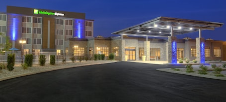 Exterior. Holiday Inn Express Louisville Airport Expo Center by IHG