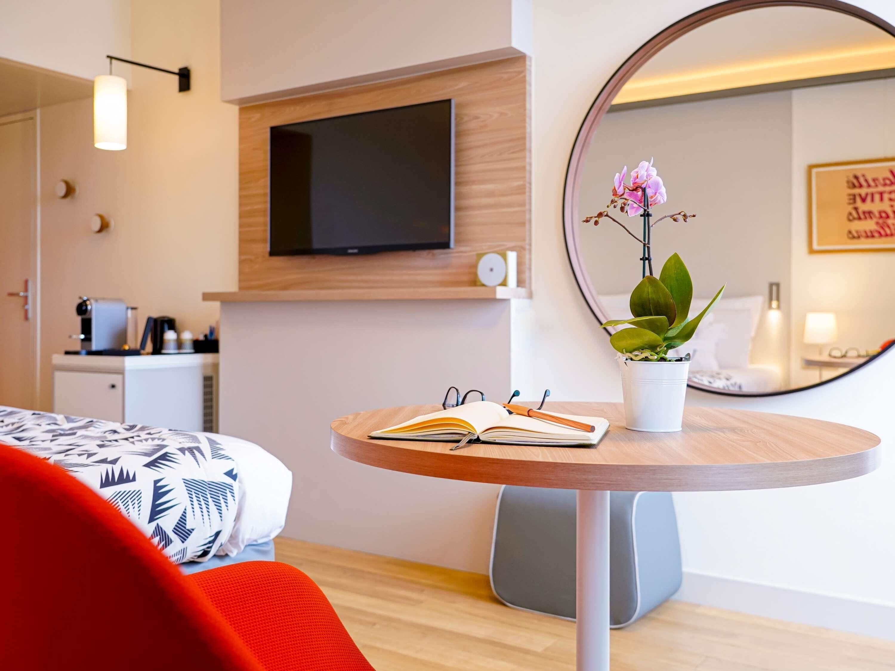 Privilege, Room, 1 Double Bed | Premium bedding, down comforters, pillowtop beds, minibar