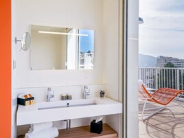 Premium bedding, down duvets, pillow-top beds, minibar