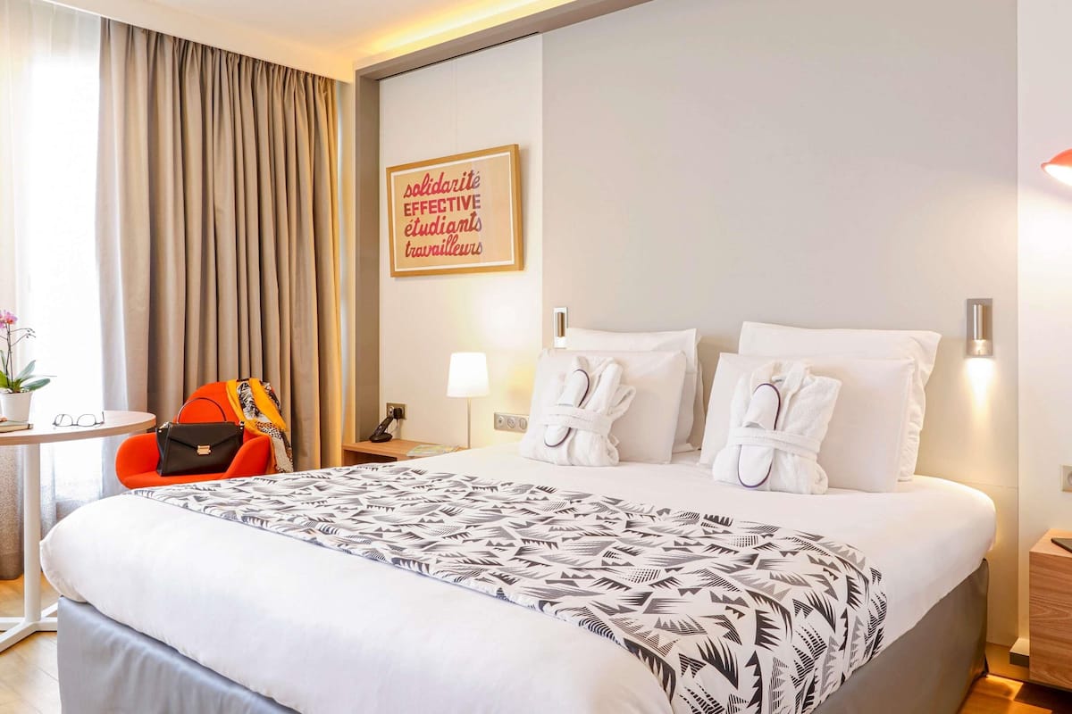 Privilege, Rom – deluxe, 1 dobbeltseng, terrasse | Sengetøy av topp kvalitet, dundyner, senger med overmadrass og minibar