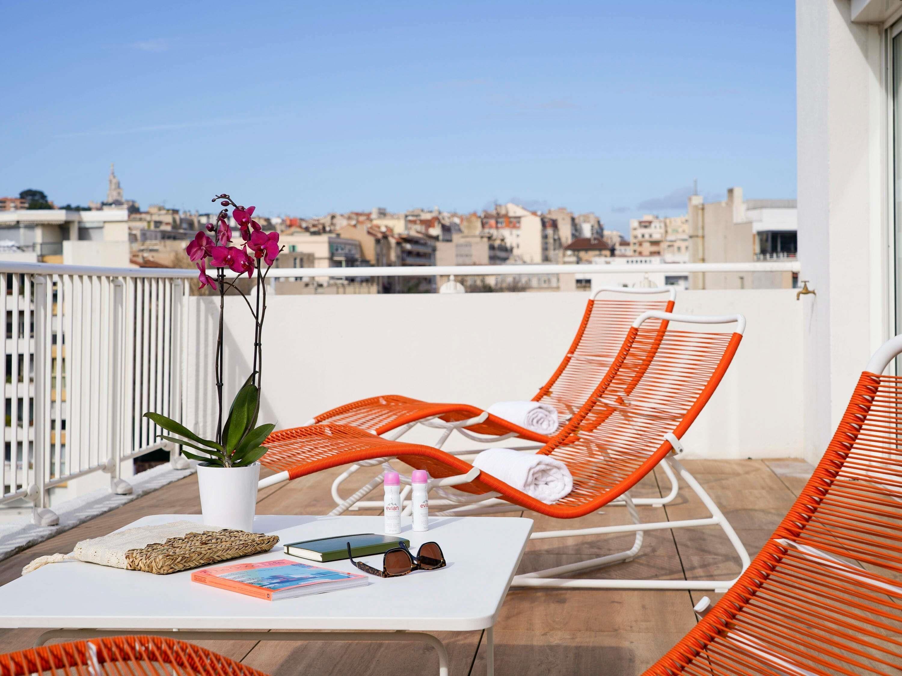 Junior Suite, 1 King Bed, Terrace, City View