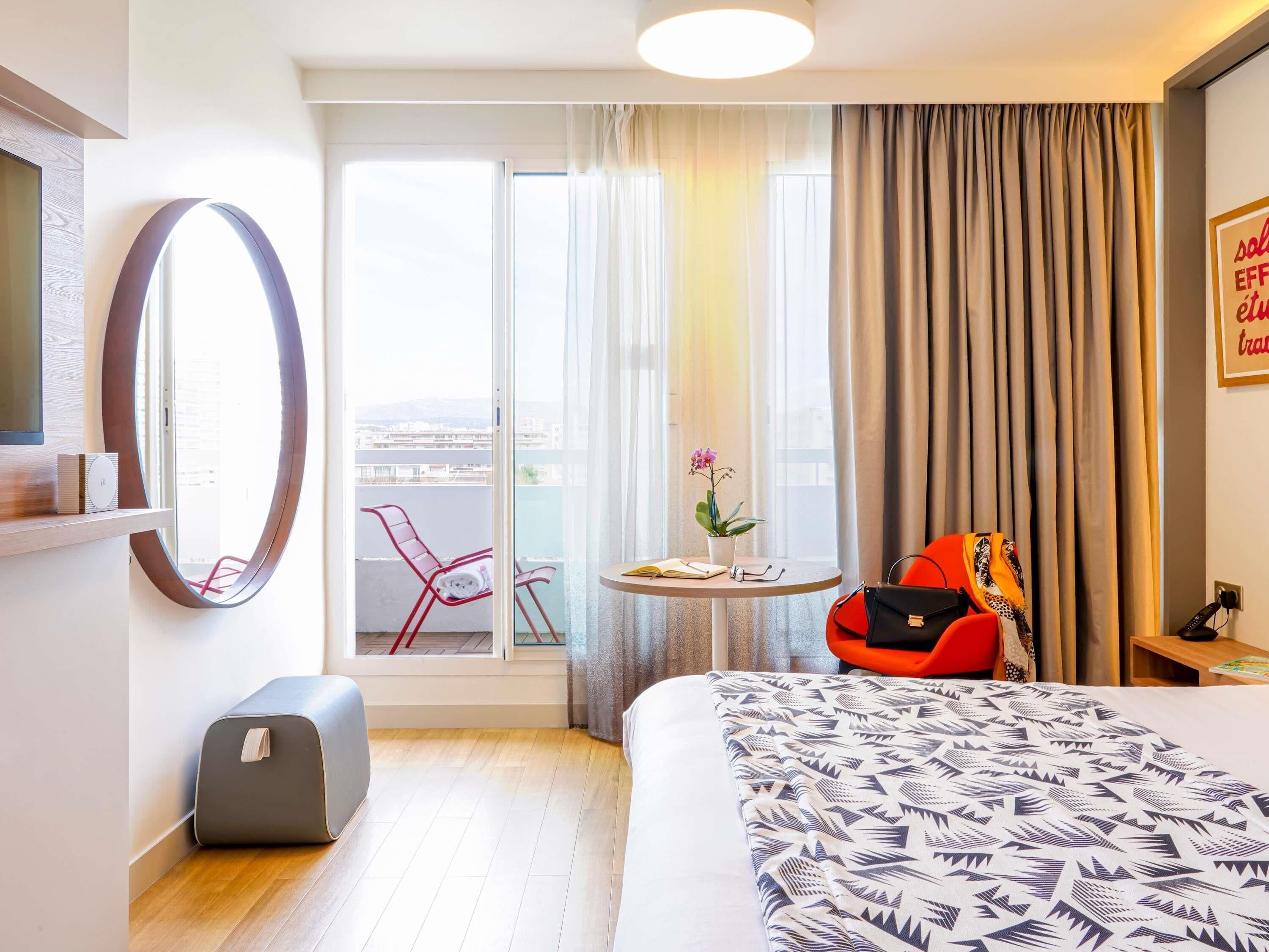 Privilege, Rom – deluxe, 1 dobbeltseng, terrasse | Sengetøy av topp kvalitet, dundyner, senger med overmadrass og minibar