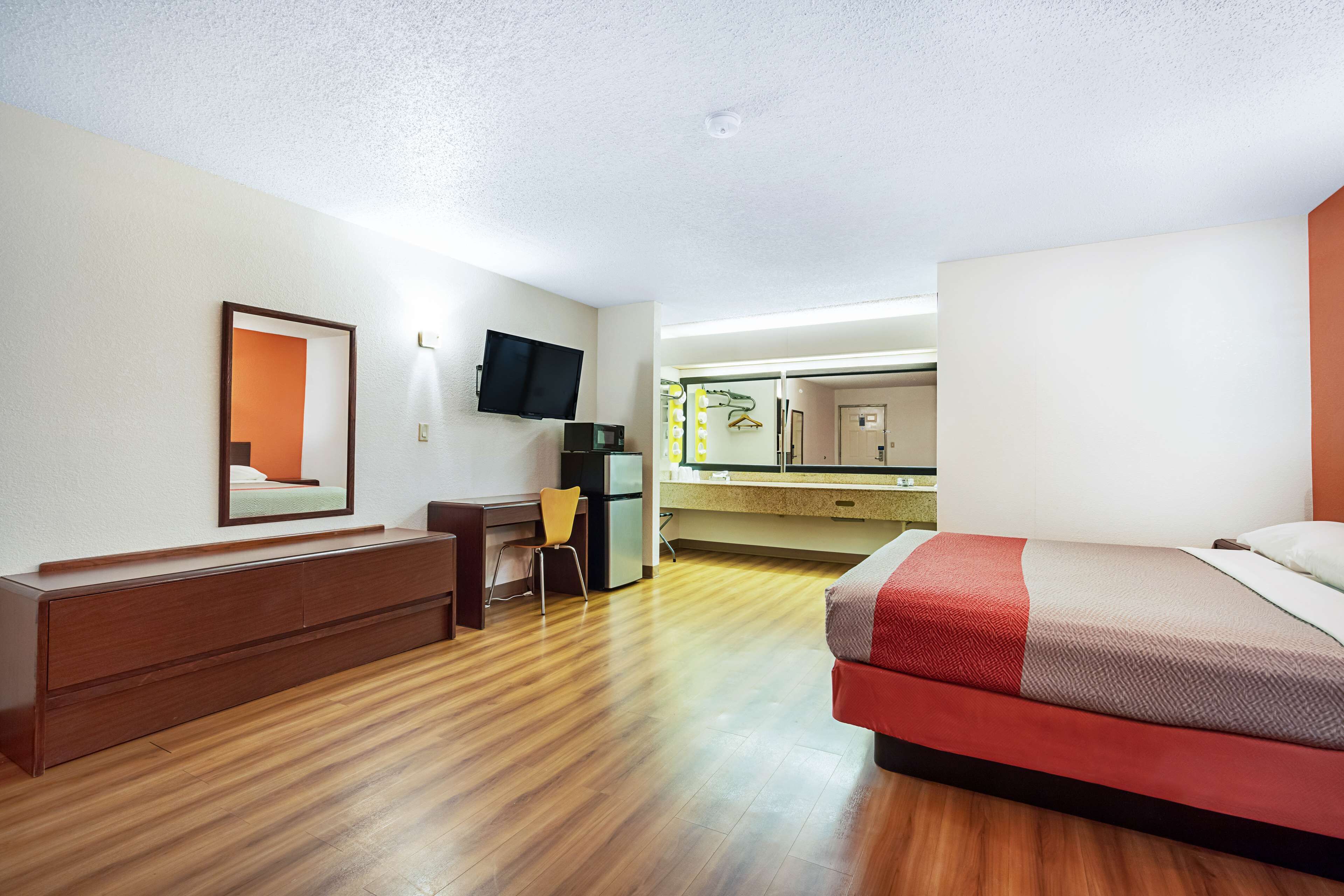 Desk, iron/ironing board, free WiFi, bed sheets