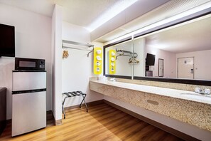 Deluxe Room, 1 King Bed, Non Smoking, Refrigerator & Microwave | Desk, iron/ironing board, free WiFi, bed sheets