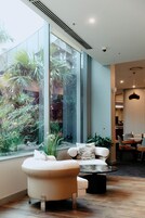 Lunch and dinner served, alfresco dining 