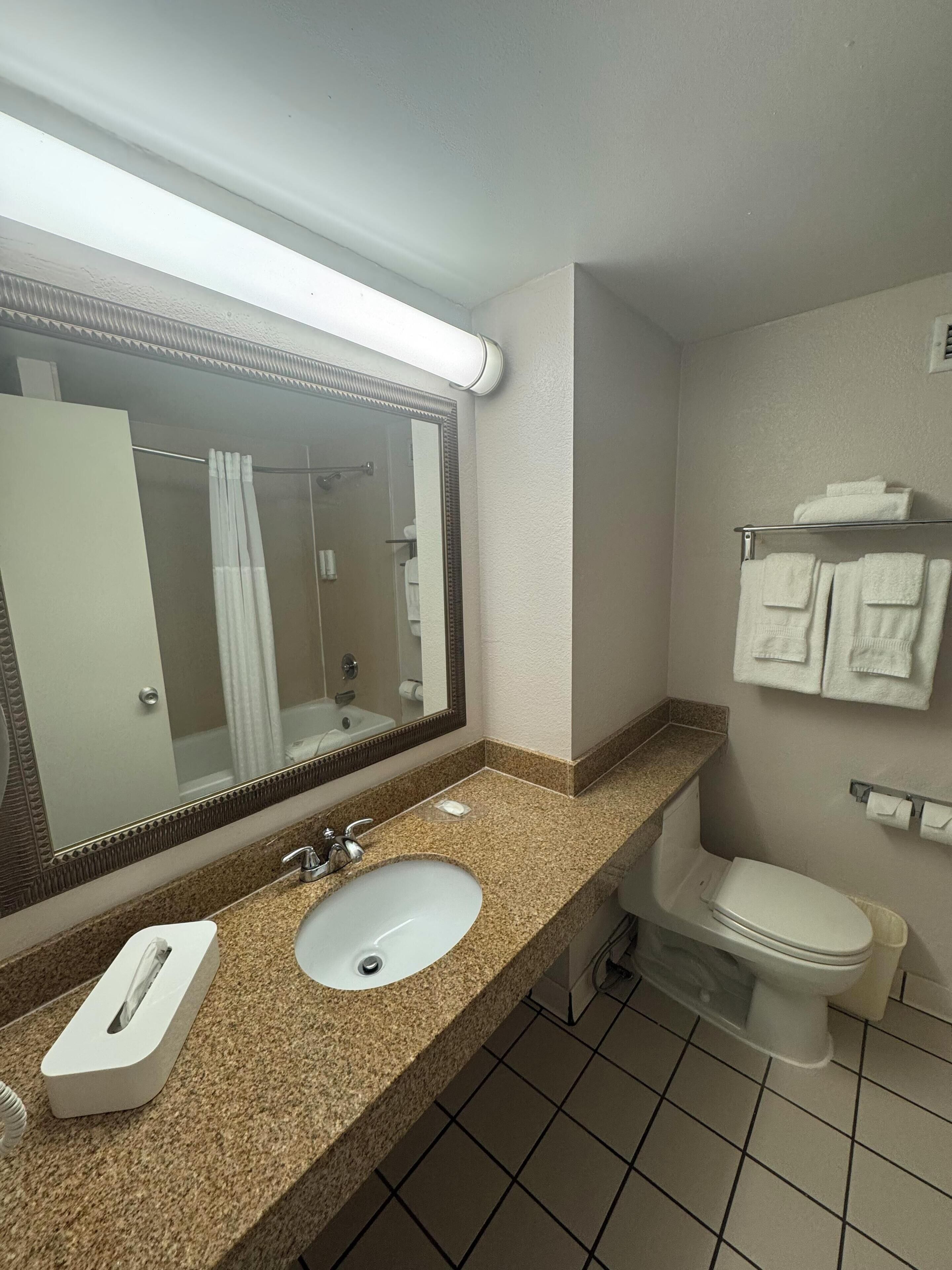 Photo - Clarion Inn & Suites Miami International Airport