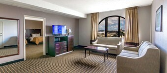 Clarion Inn & Suites Miami International Airport