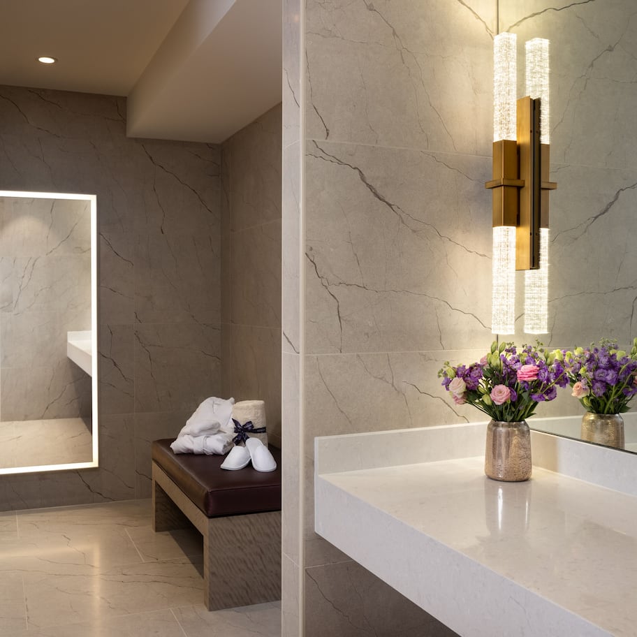 Couples treatment rooms, steam room, body treatments, aromatherapy