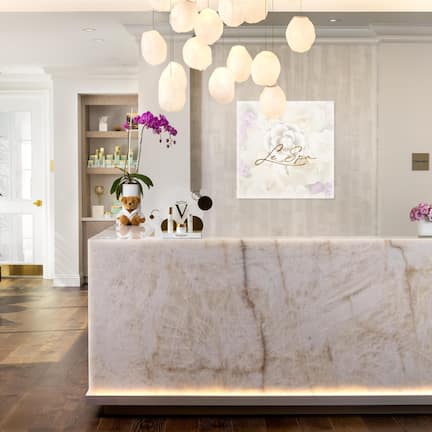 Couples treatment rooms, steam room, body treatments, aromatherapy