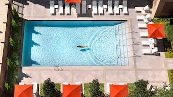 Outdoor pool, pool umbrellas, sun loungers