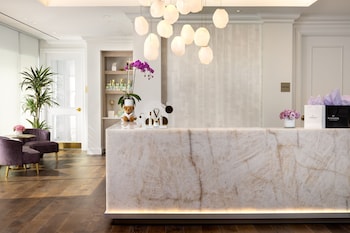 Couples treatment rooms, steam room, body treatments, aromatherapy at Warwick Melrose Dallas
