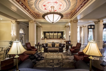 Hotel entrance and lobby at Warwick Melrose Dallas