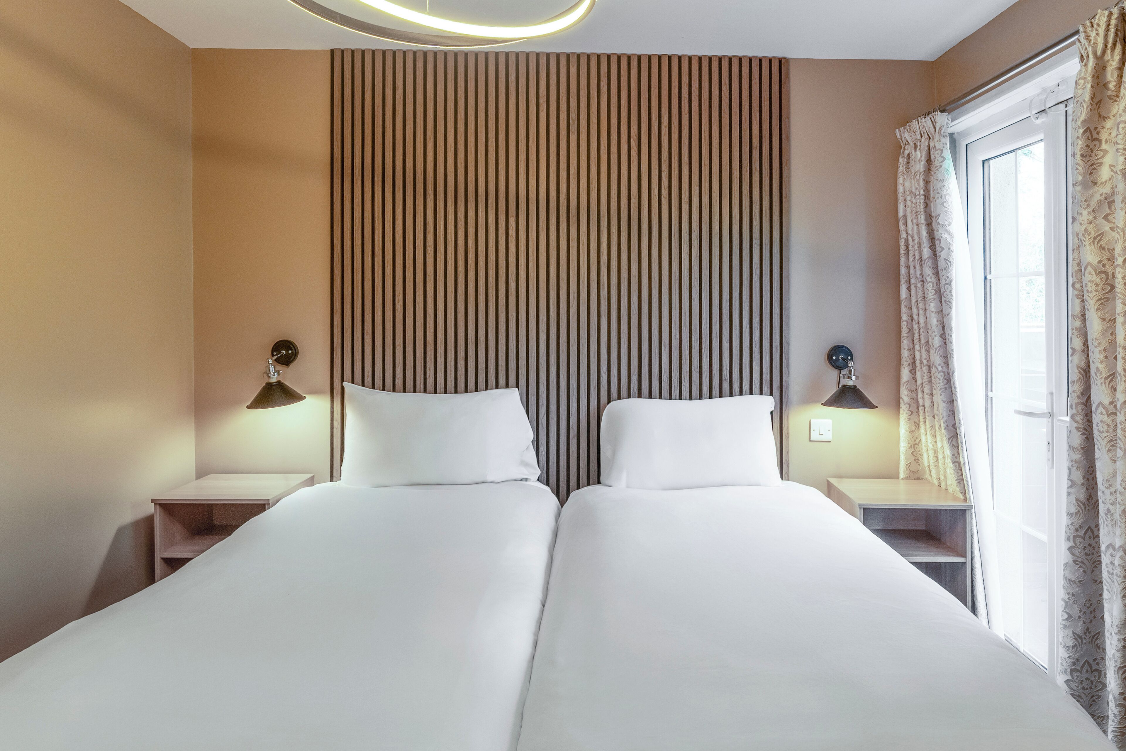 Photo - Airport Inn Manchester