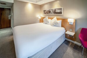 Standard Double Room | Desk, iron/ironing board, free WiFi, bed sheets - Britannia Airport Inn Manchester (Wilmslow)