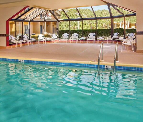 Una piscina cubierta