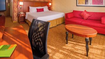 Hypo-allergenic bedding, desk, iron/ironing board, free WiFi