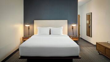 Standard Room, 1 King Bed with Sofa bed | Hypo-allergenic bedding, desk, iron/ironing board, free WiFi