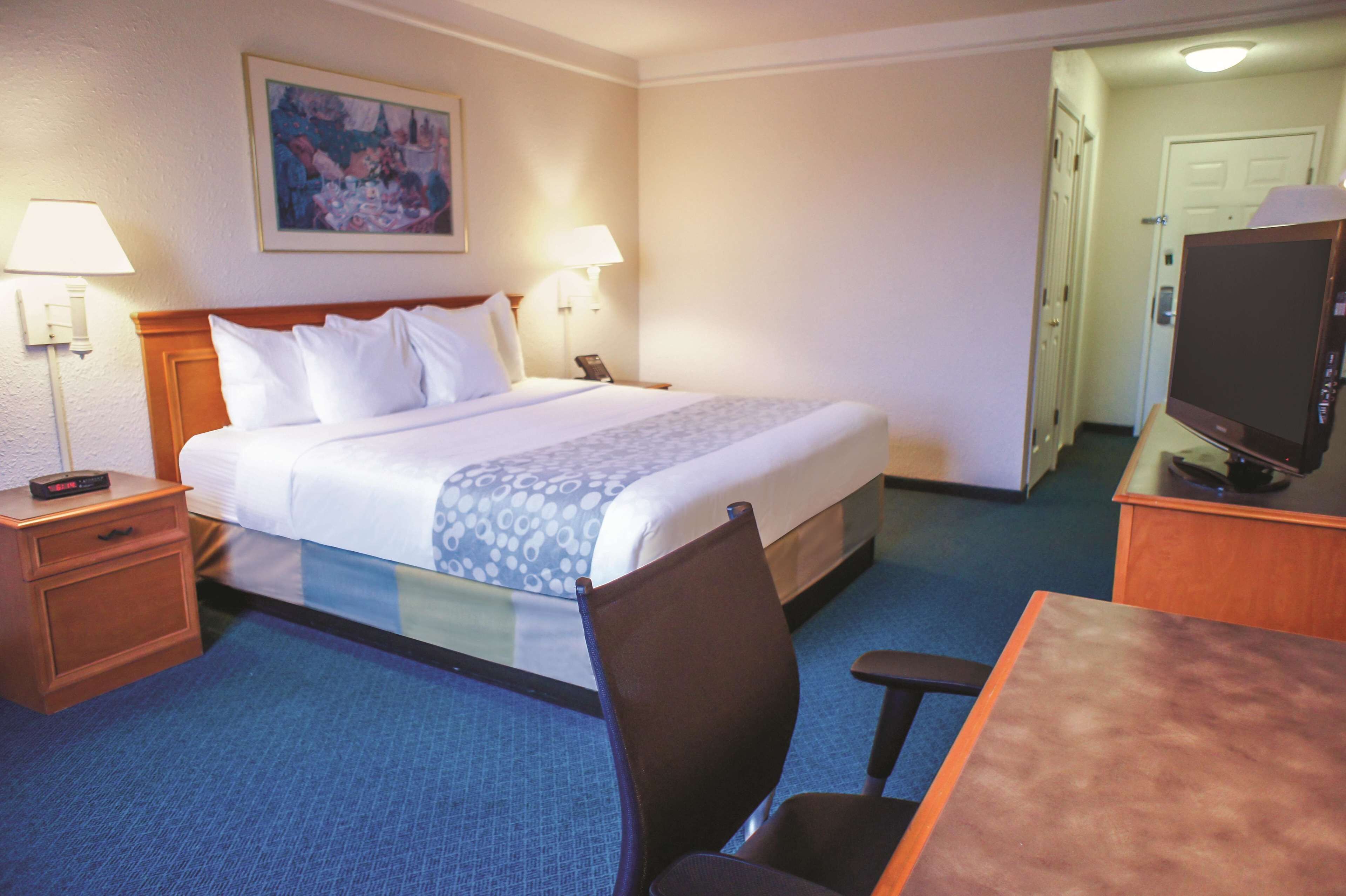 room, 1 king bed, non smoking | premium bedding, desk, laptop workspace, iron/ironing board