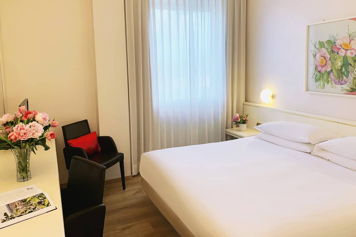 1 bedroom, premium bedding, minibar, in-room safe