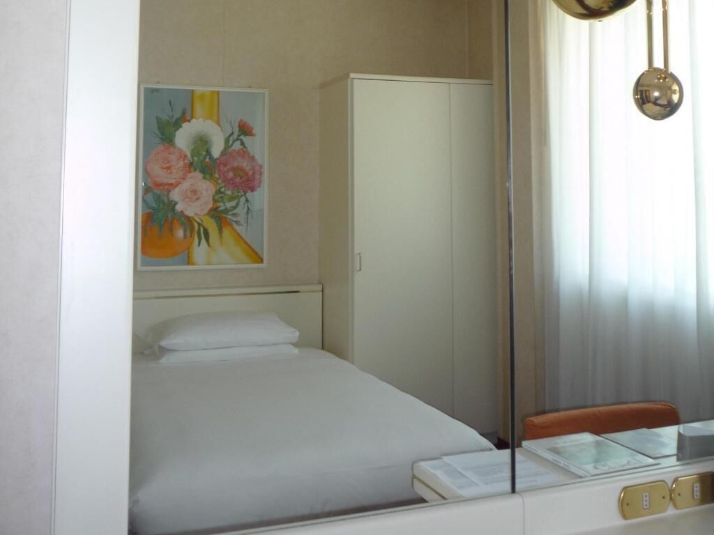 Hochwertige Bettwaren, Minibar, Zimmersafe, Schreibtisch