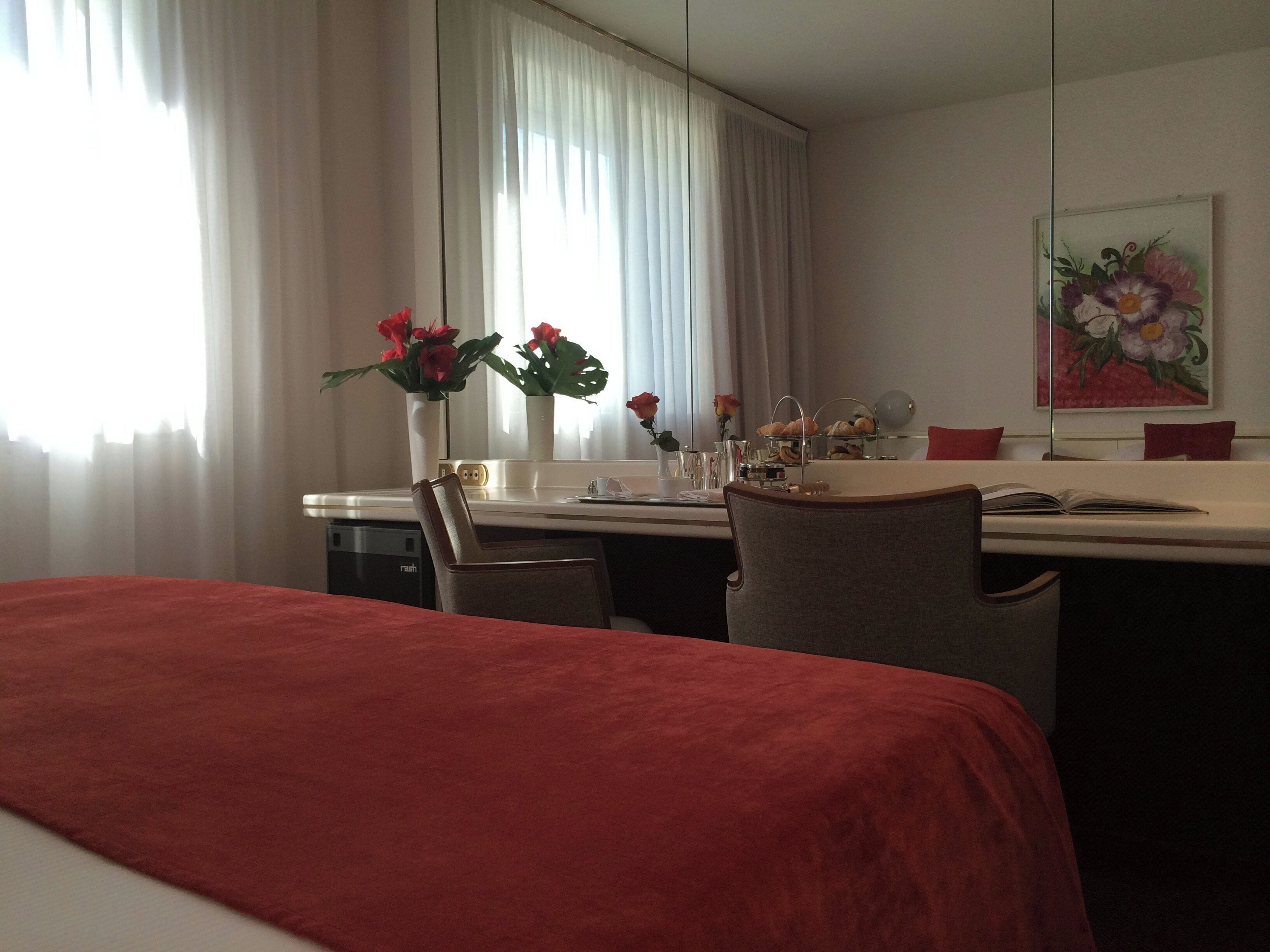 superior double or twin room | premium bedding, minibar, in-room safe, desk