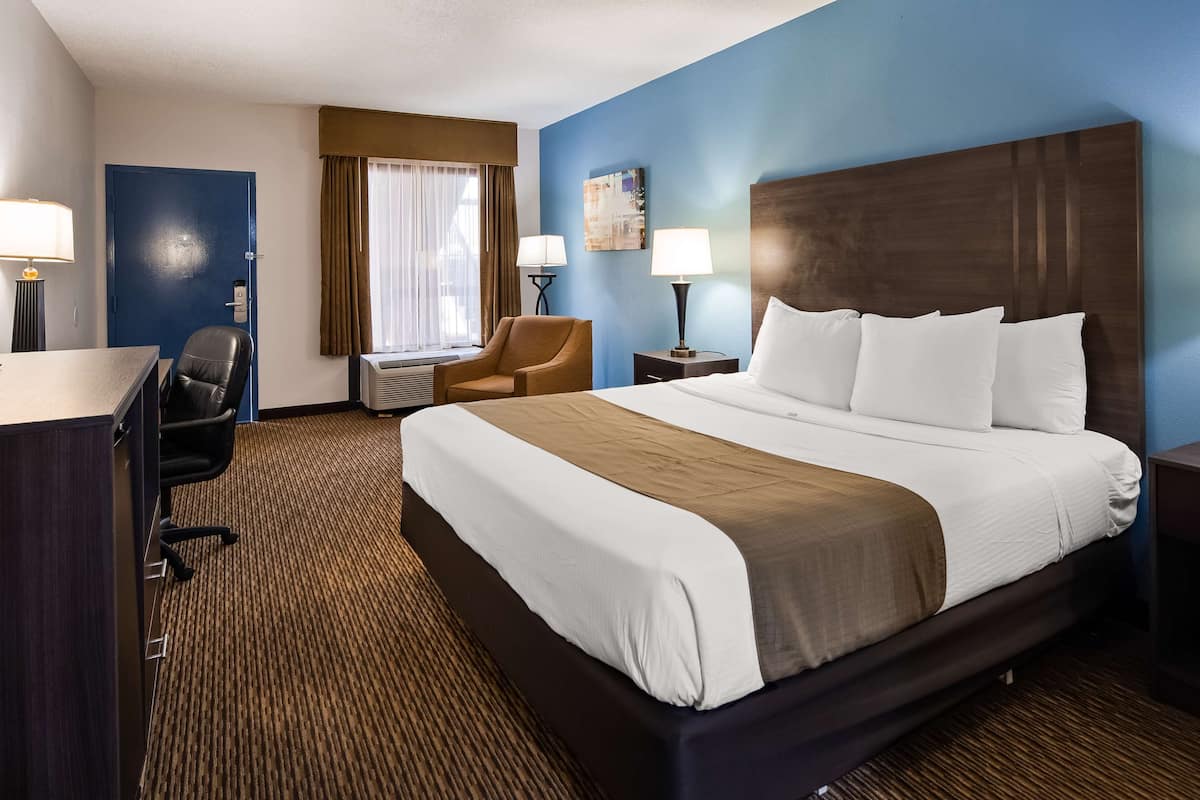 1 bedroom, in-room safe, desk, laptop workspace
