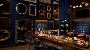 2 bars/lounges, sports bar