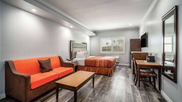 Suite, 1 King Bed, Non Smoking | Premium bedding, down comforters, memory foam beds, desk