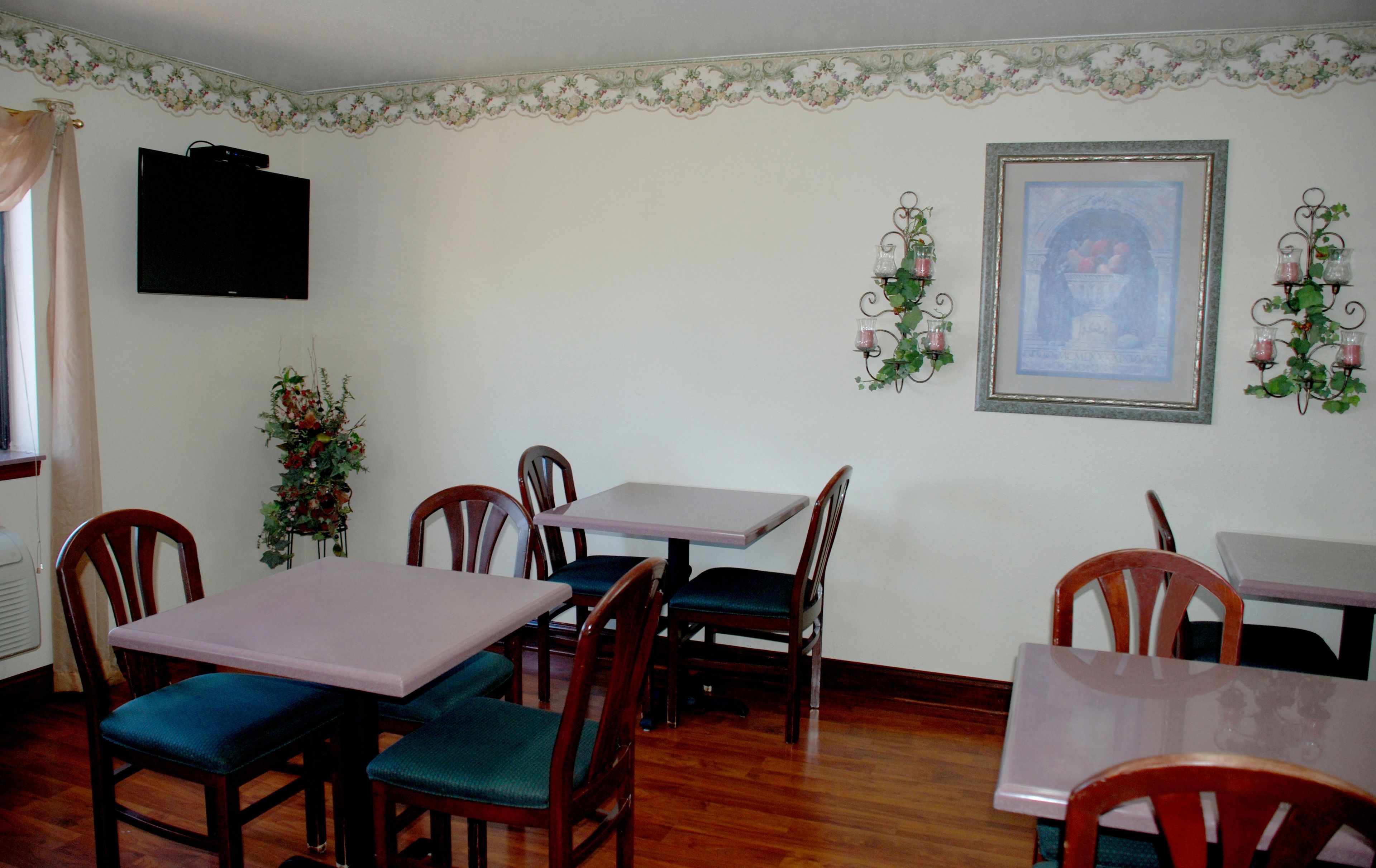 free daily continental breakfast