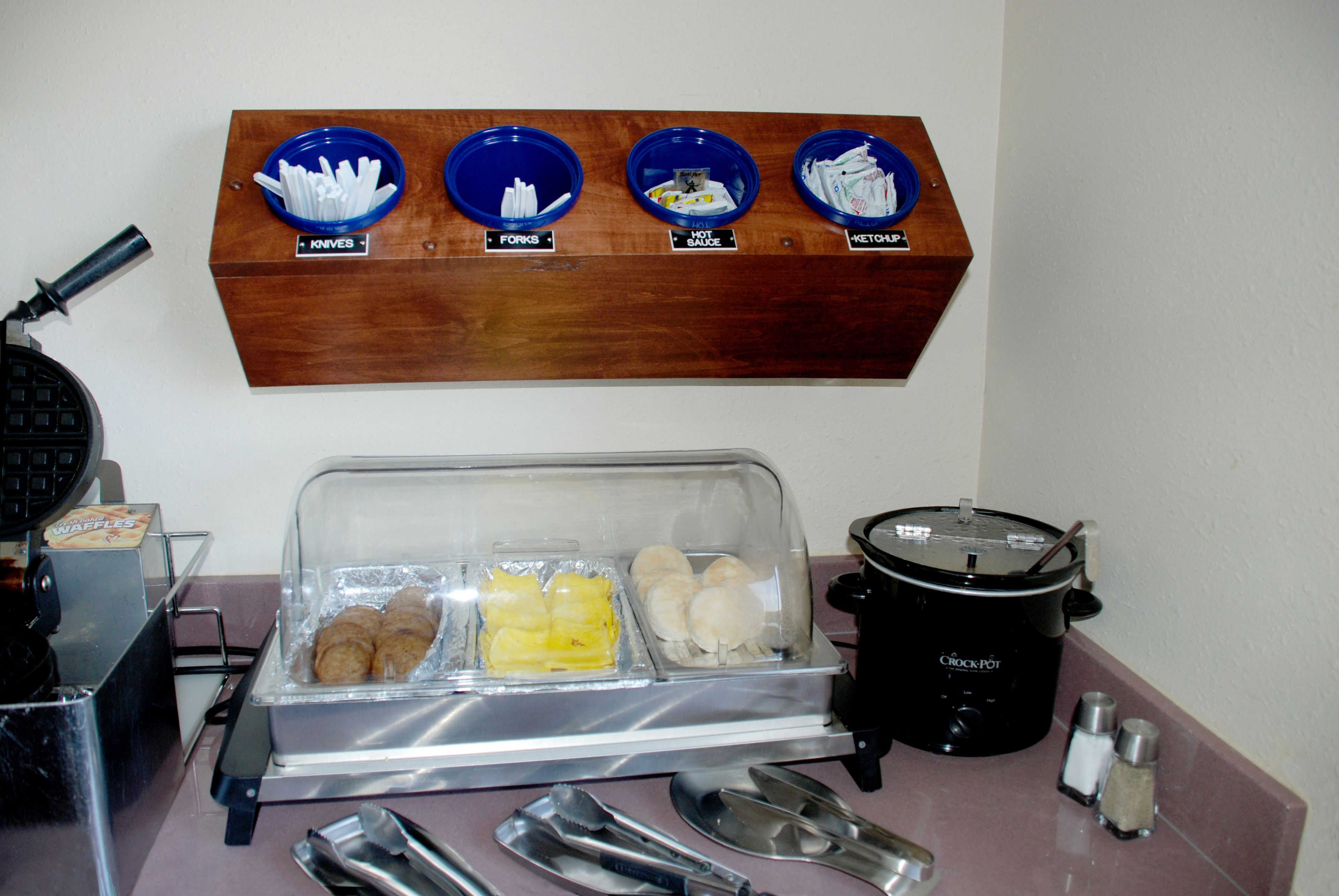 free daily continental breakfast