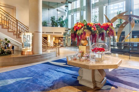 Omni Los Angeles Hotel at California Plaza - view 2