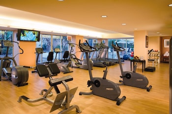 Fitness center at Omni Los Angeles Hotel at California Plaza