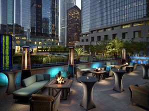 Terrace/patio - Omni Los Angeles Hotel at California Plaza (Los Angeles)