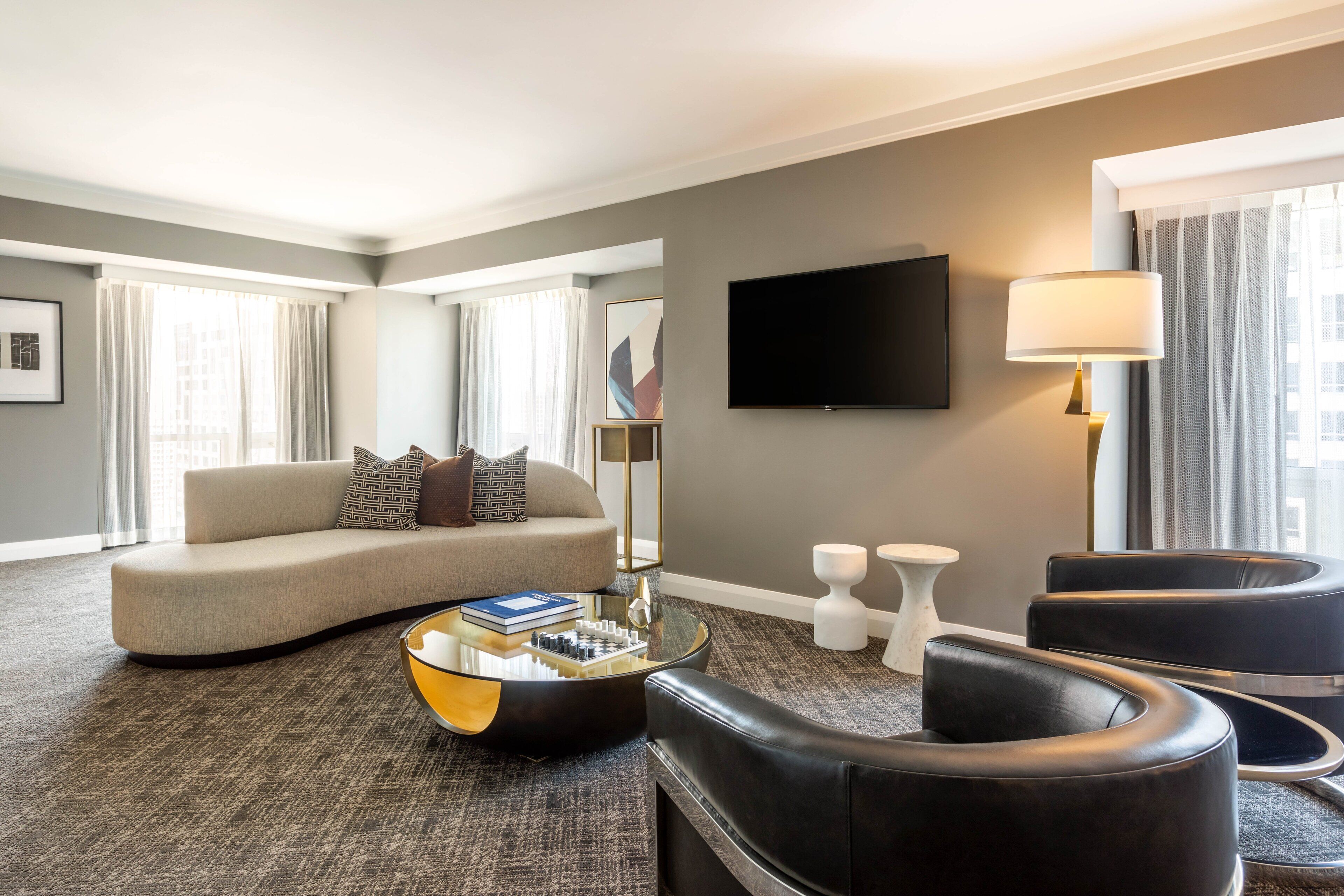 premium bedding, pillow-top beds, in-room safe, desk