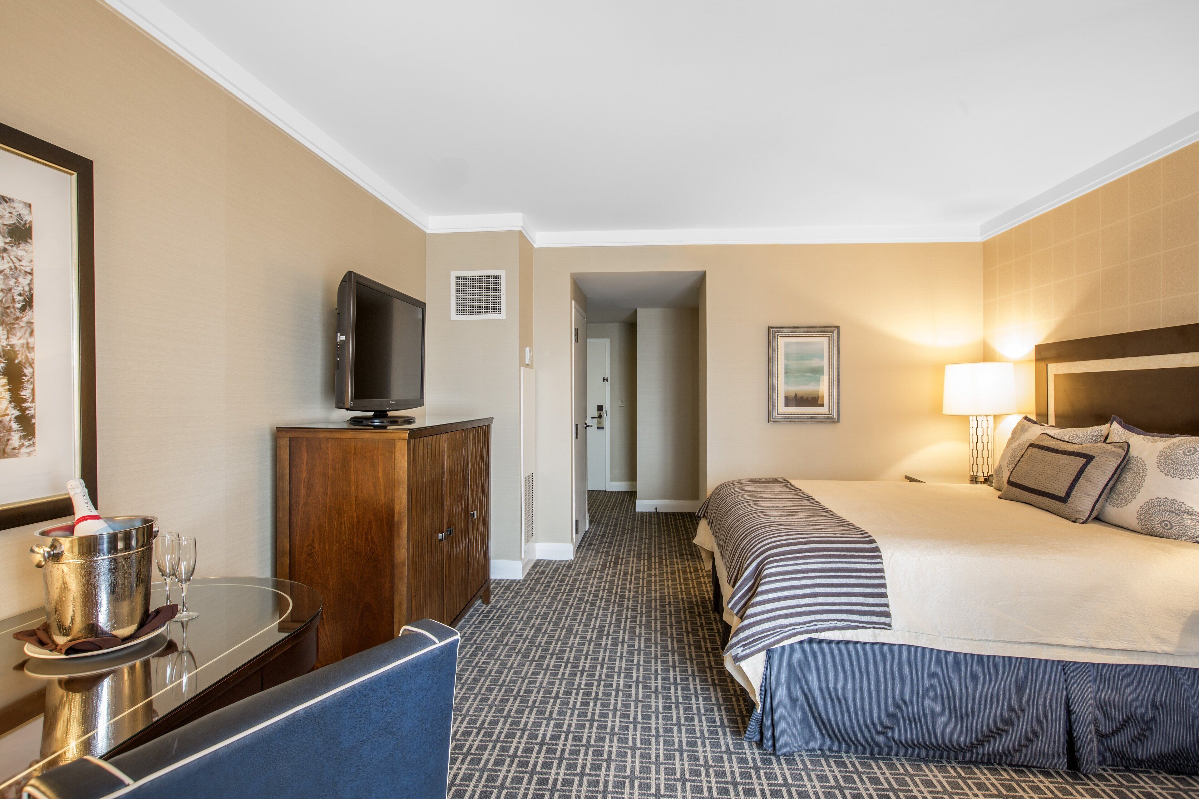 Omni Los Angeles Hotel at California Plaza Reviews, Deals & Photos 2024