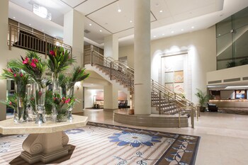 Hotel entrance and lobby at Omni Los Angeles Hotel at California Plaza