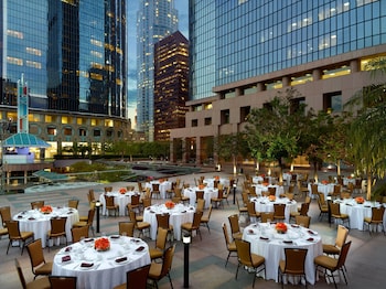 Banquet hall at Omni Los Angeles Hotel at California Plaza