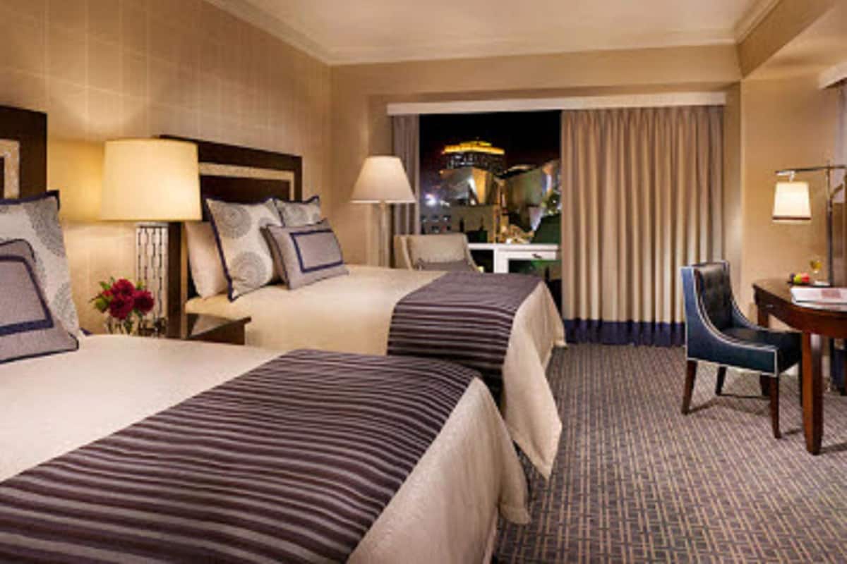Premium bedding, pillowtop beds, in-room safe, desk